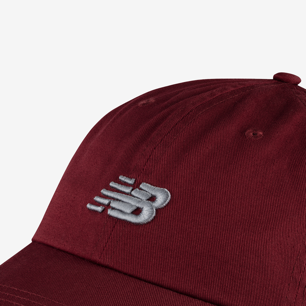 New Balance NB 6-Panel Curved Brim Nb Classic Hat in ROT