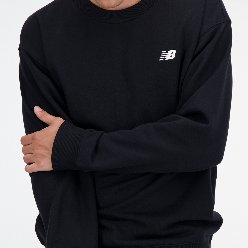 New Balance Sport Essentials Small Logo French Terry Crew in SCHWARZ