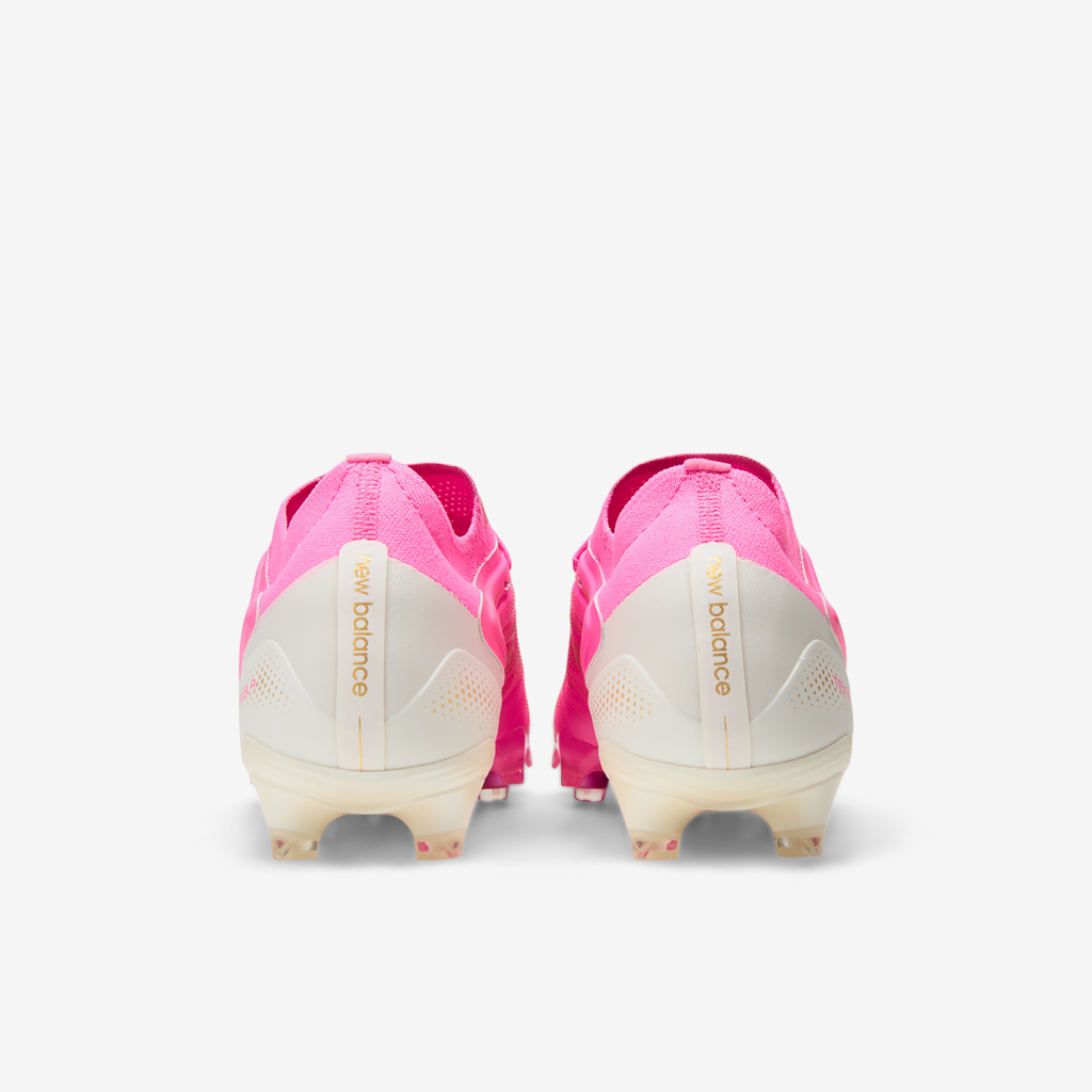 New Balance M Tekela Elite FG v5 Nockenschuhe in PINK