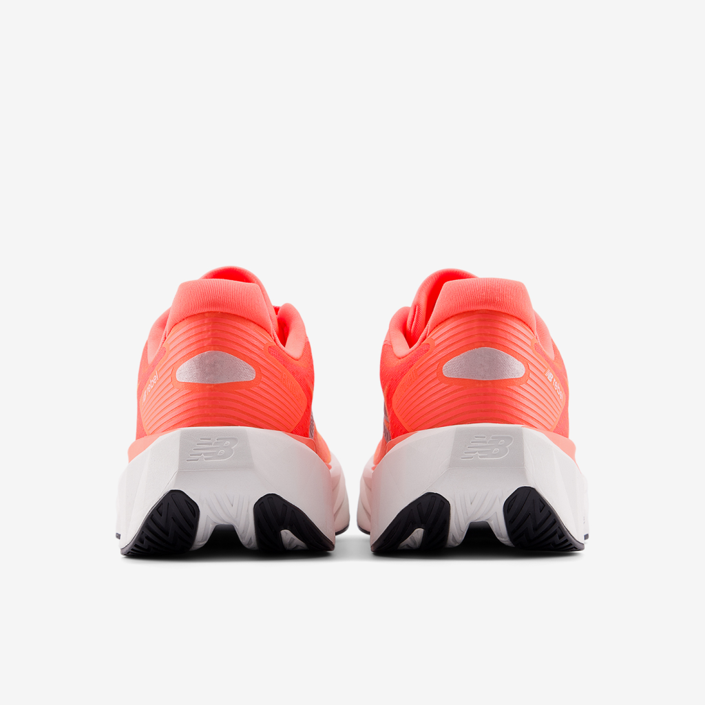 New Balance W Rebel v5 Laufschuhe in ROT