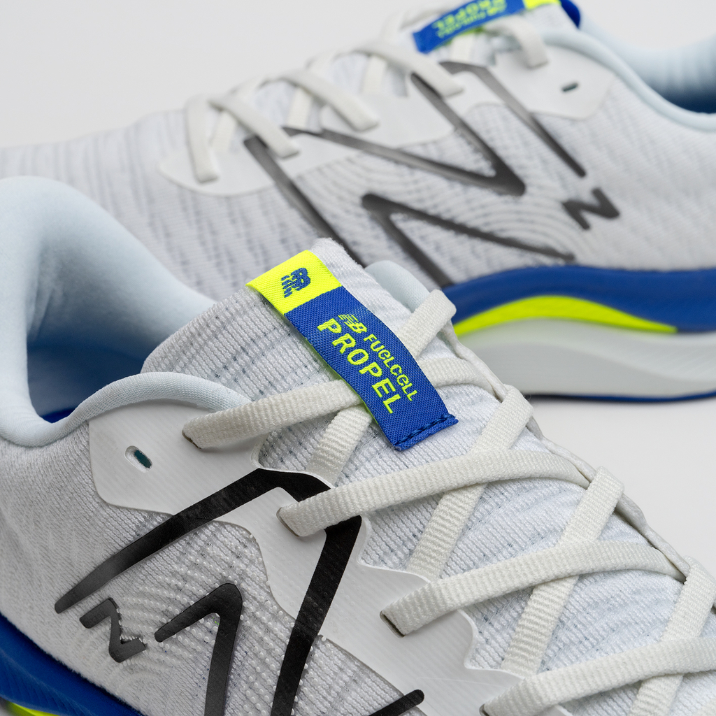 New Balance M Propel v4 Laufschuhe in WEISS