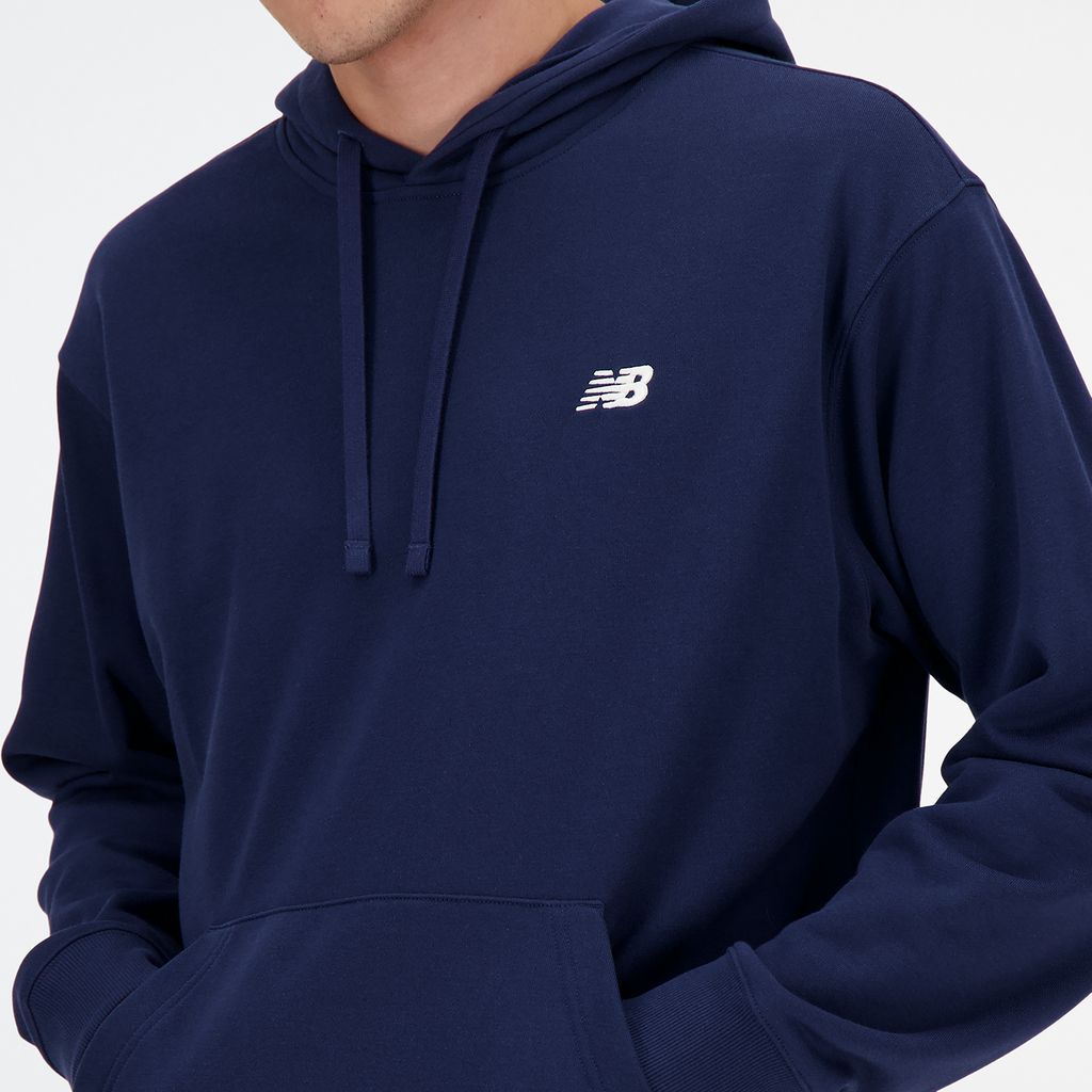 New Balance Sport Essentials Small Logo French Terry Hoodie in BLAU