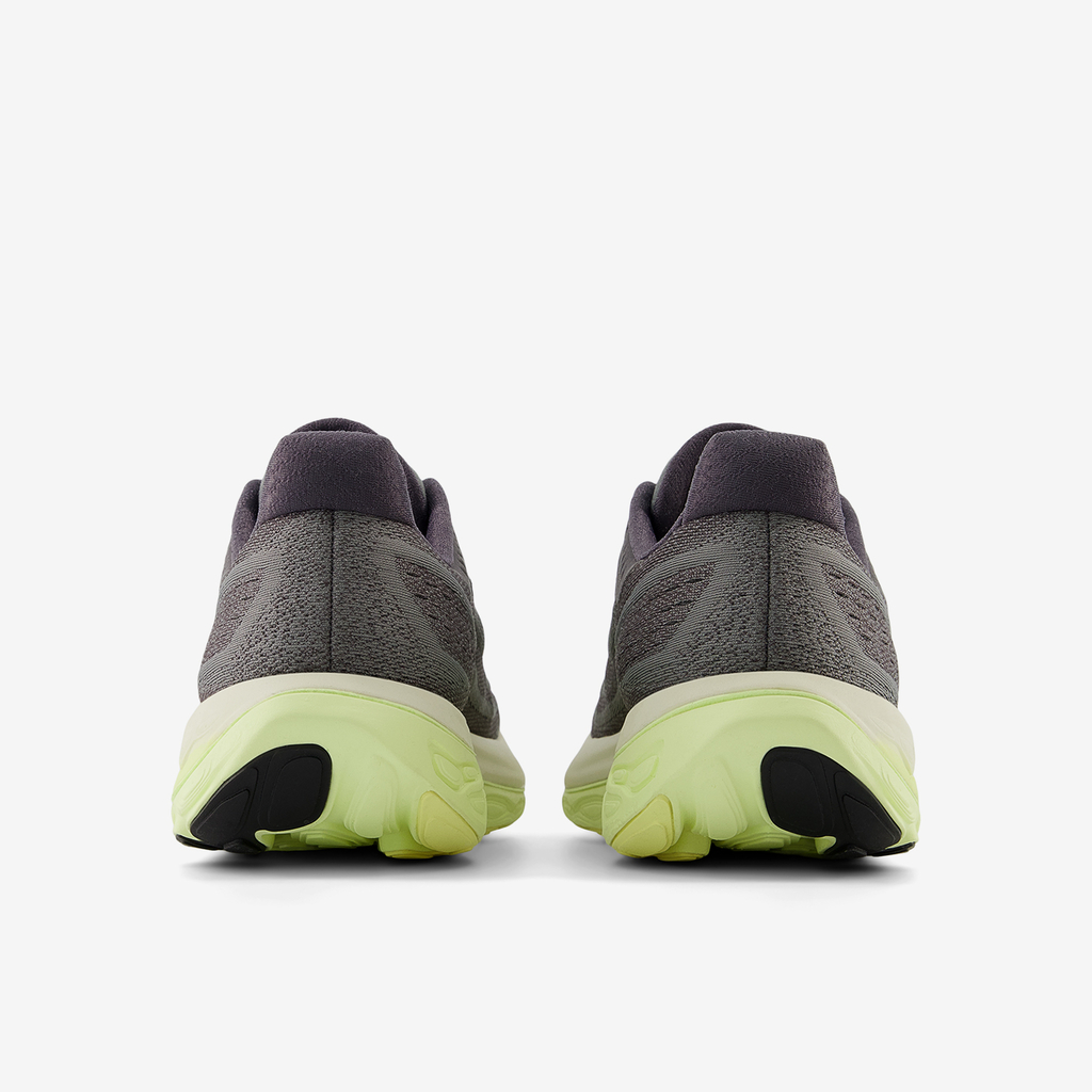 New Balance M Vongo v6 Laufschuhe in GRAU