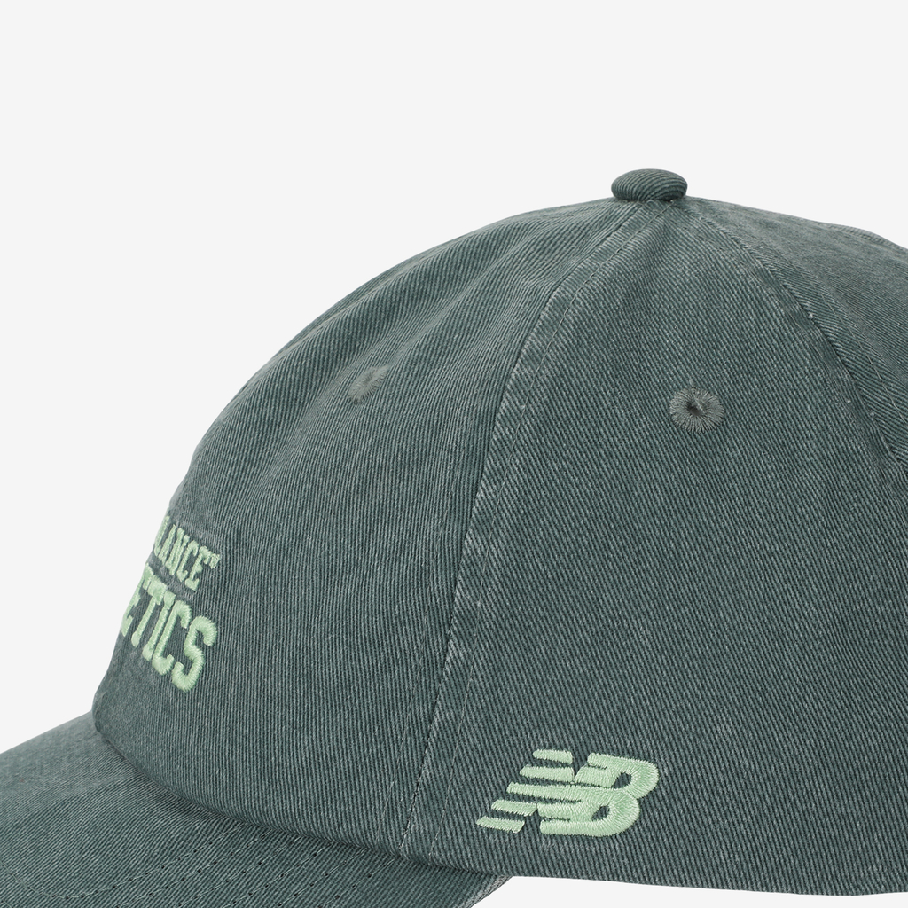 New Balance 6 Panel NB Athletics in GRÜN