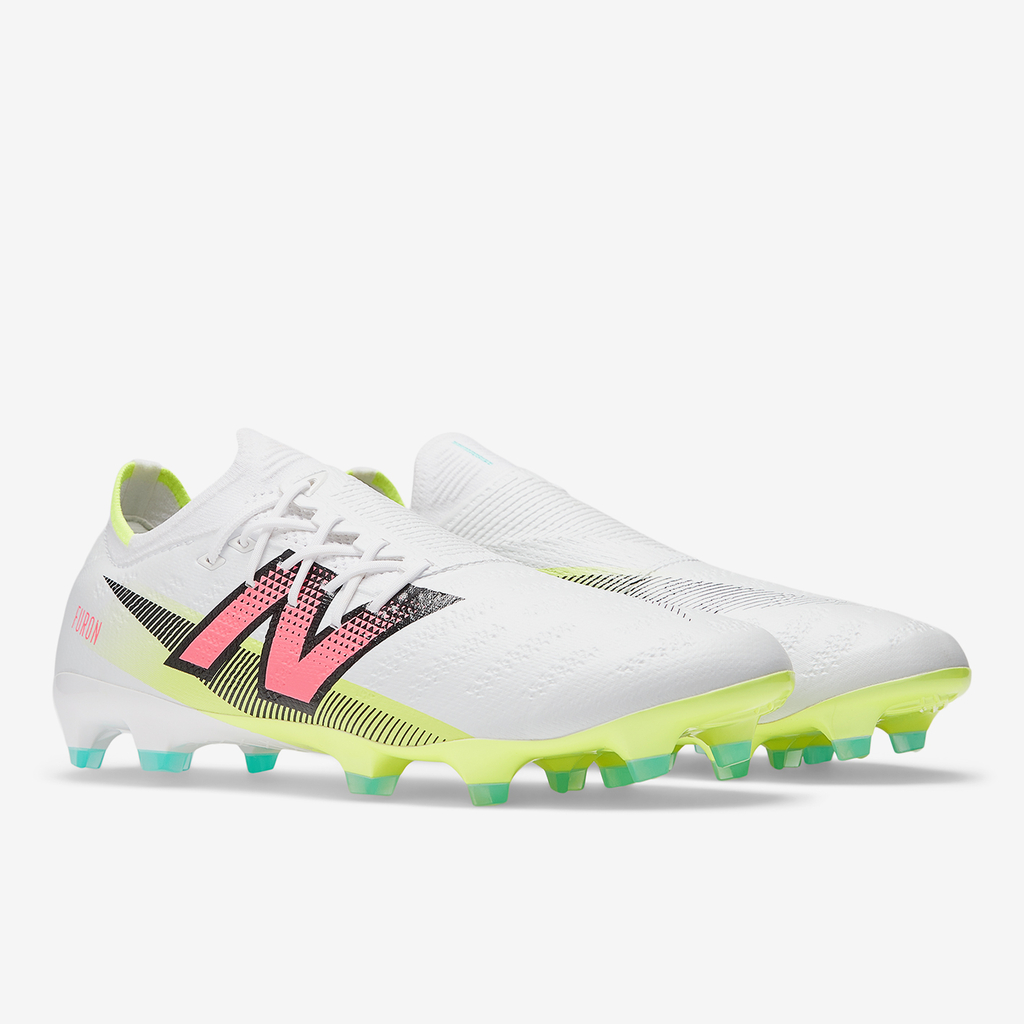New Balance M Furon Pro FG Colorful Nockenschuhe in WEISS