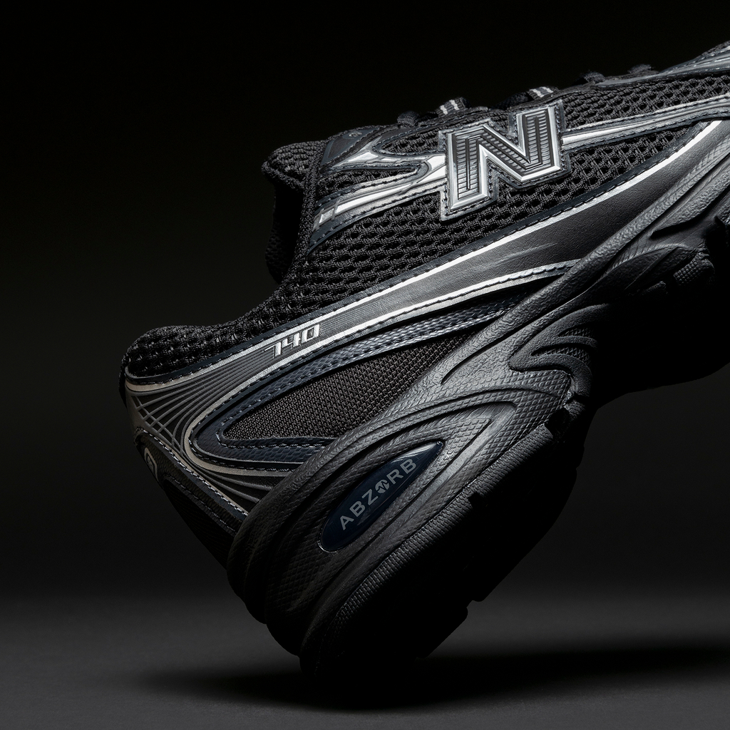 New Balance U 740 Core Freizeitschuhe in SCHWARZ