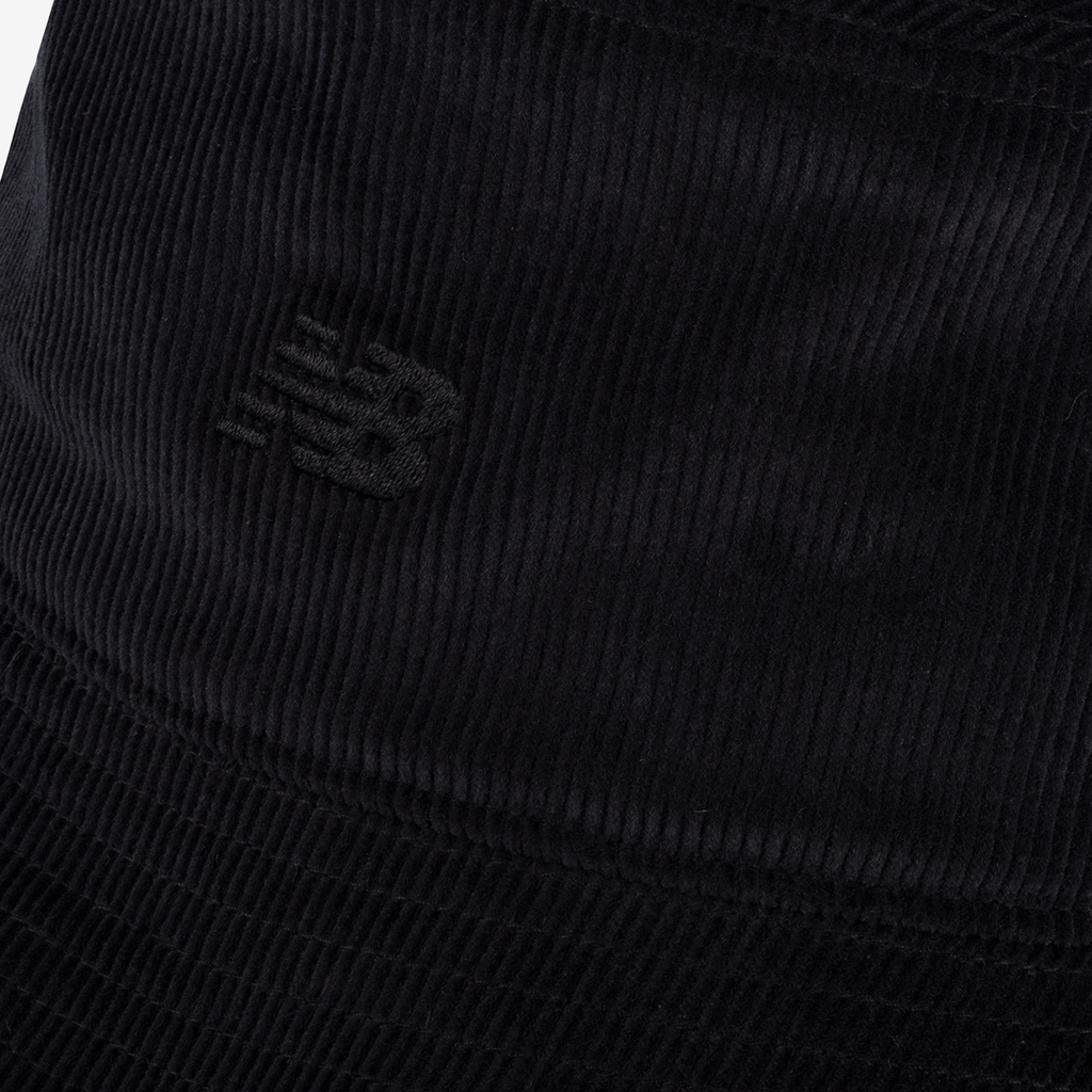 New Balance Corduroy Bucket Hat in SCHWARZ