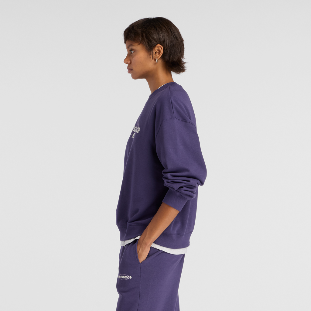 New Balance W Sport Graphic Oversized Crew in VIOLETT