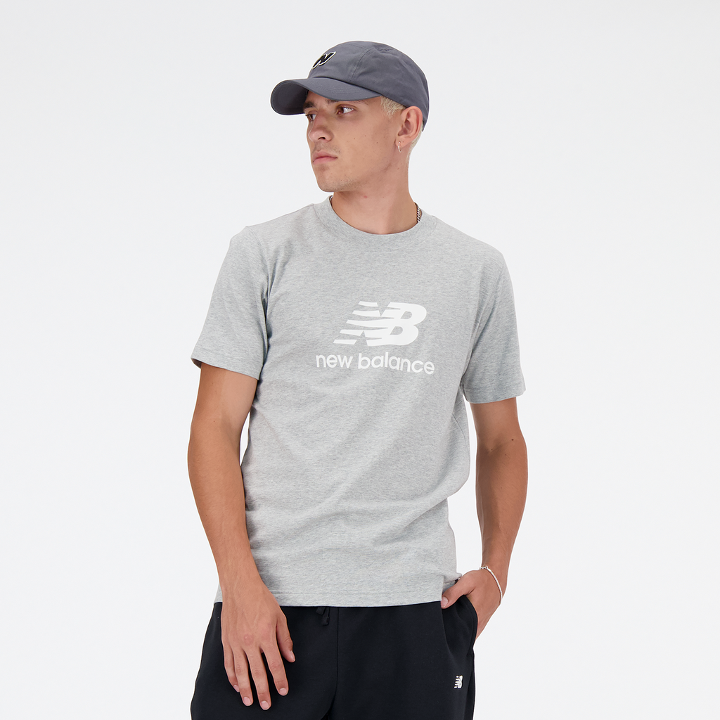 New Balance Sport Essentials Stacked Logo T-Shirt in GRAU