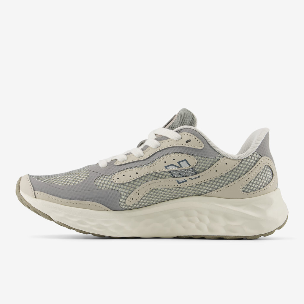 New Balance WARISTM4 Fresh Foam Arishi v4 Laufschuhe in BEIGE
