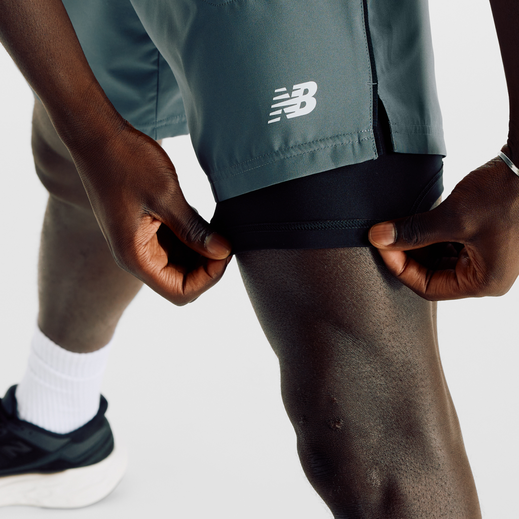 New Balance Sport Lined Short 7" in GRAU