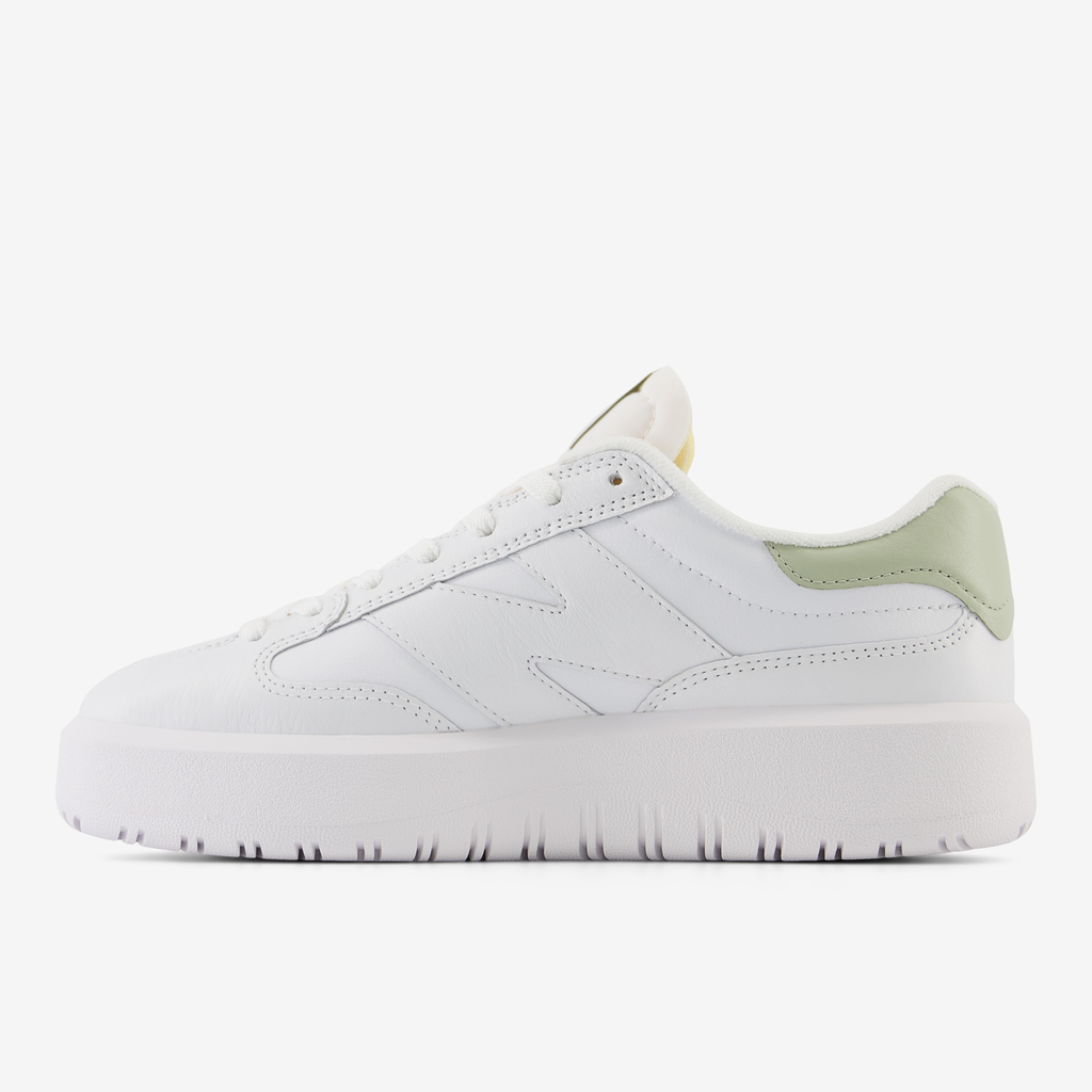 New Balance U 302 Essentials Freizeitschuhe in WEISS