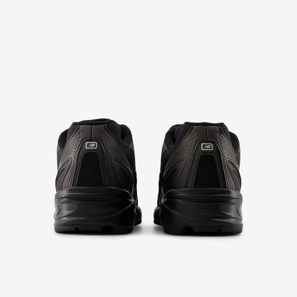 New Balance U 740 Elevated Core Freizeitschuhe in SCHWARZ