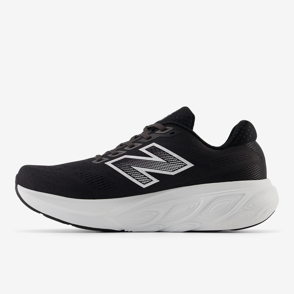 New Balance M 880 v15 Laufschuhe in SCHWARZ