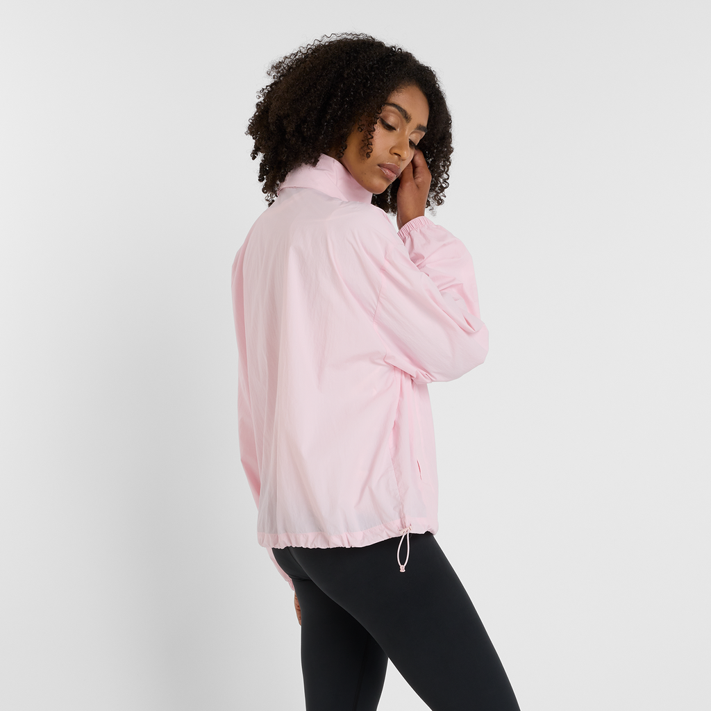 New Balance W NB Athletics Woven Jacket in PINK