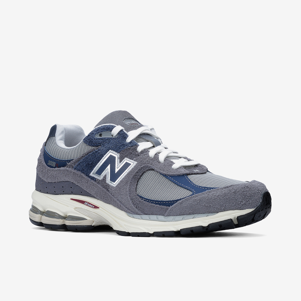 New Balance M 2002R Essentials Freizeitschuhe in BLAU