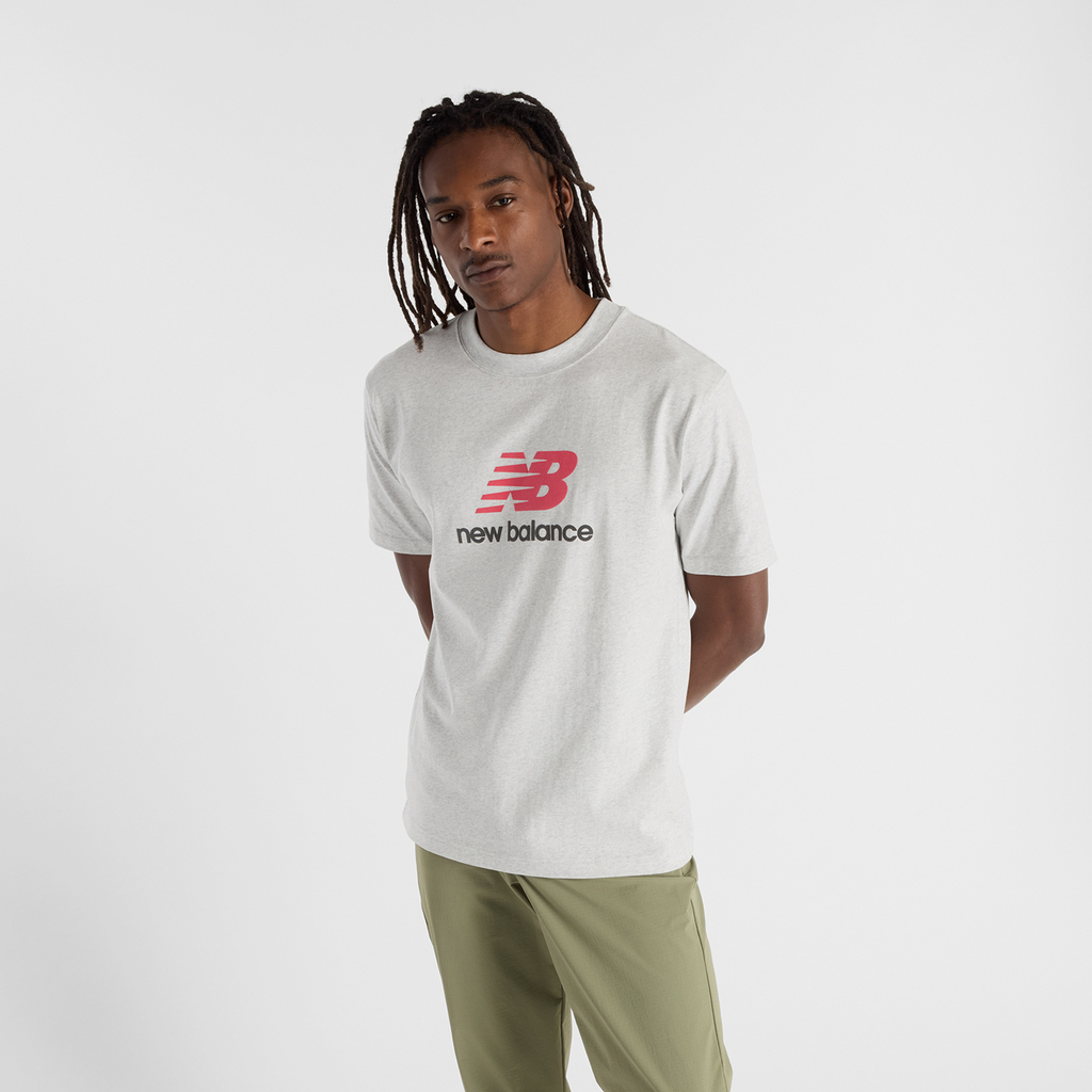 New Balance Athletics Logo T-Shirt in GRAU