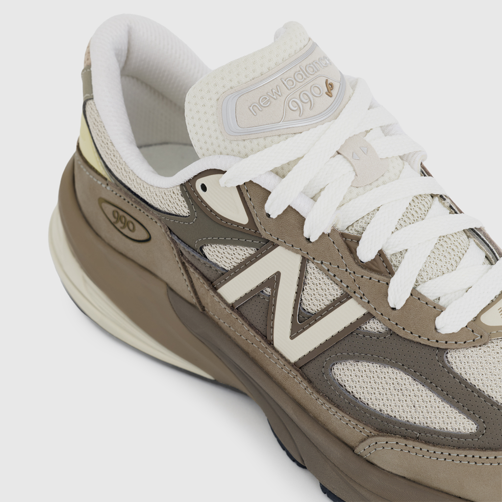 New Balance U 990 v6 Made in USA in BEIGE