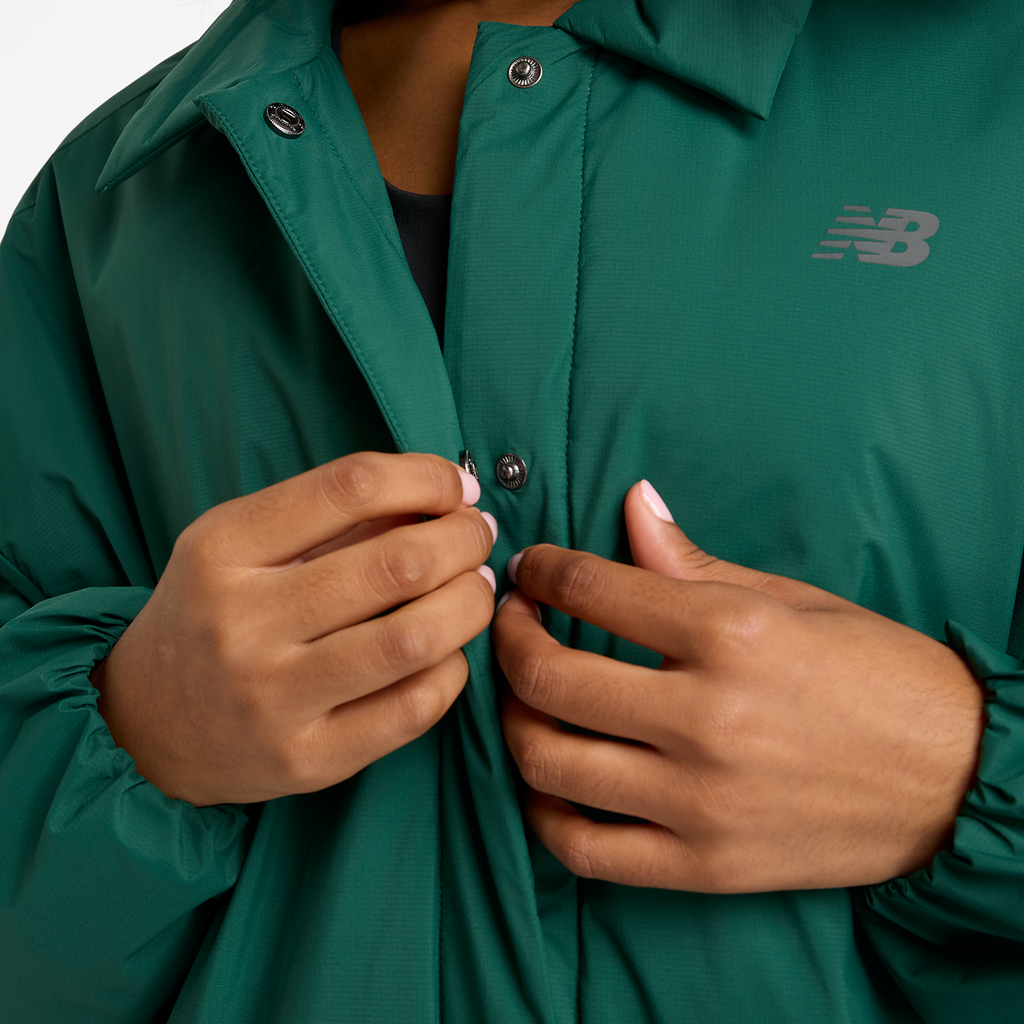 New Balance W Coaches Jacket in GRÜN