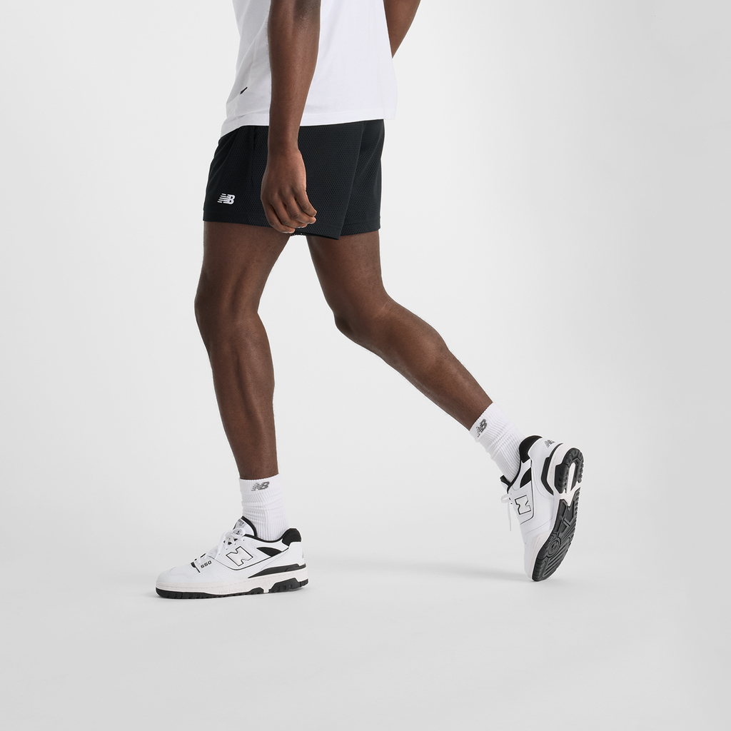 New Balance Sport Essentials Mesh Short 5" in SCHWARZ