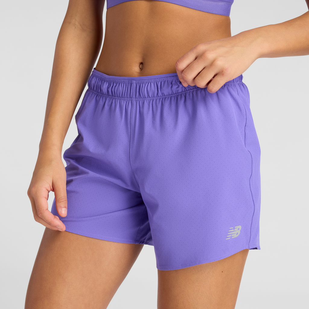 New Balance W RC Seamless Short 5 Inch in VIOLETT