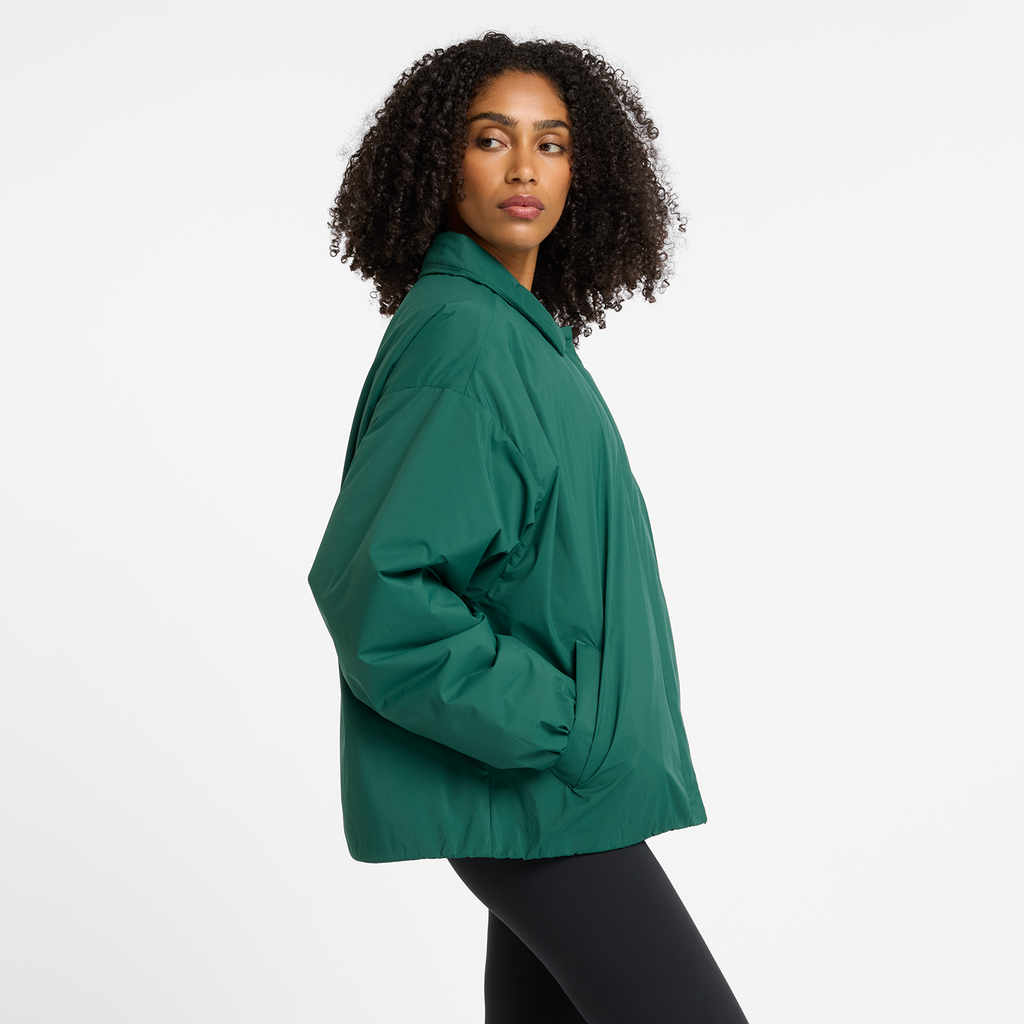 New Balance W Coaches Jacket in GRÜN
