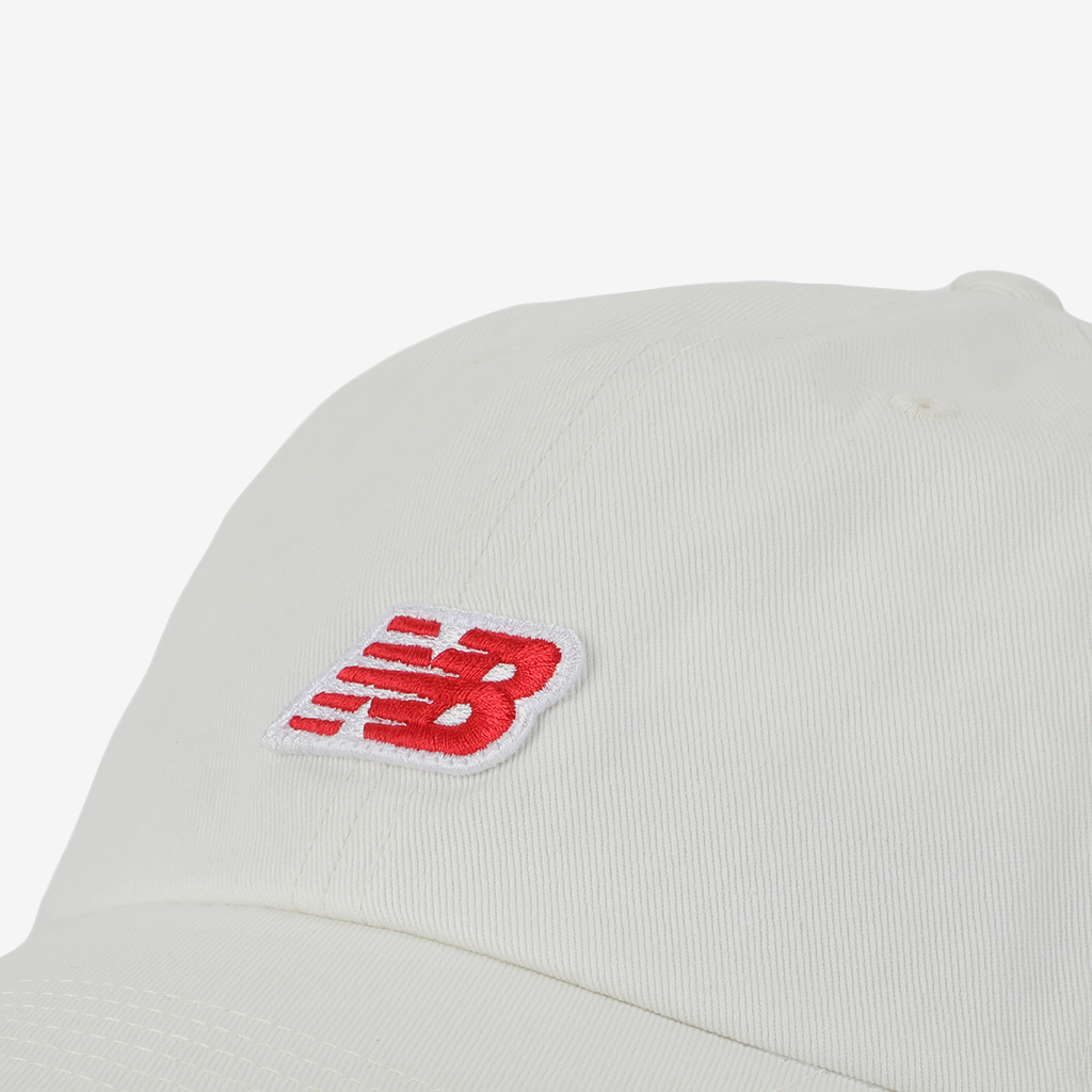 New Balance 6 Panel NB Patch Logo Hat in WEISS