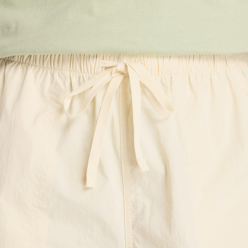 New Balance W Woven Cargo Pant in BEIGE