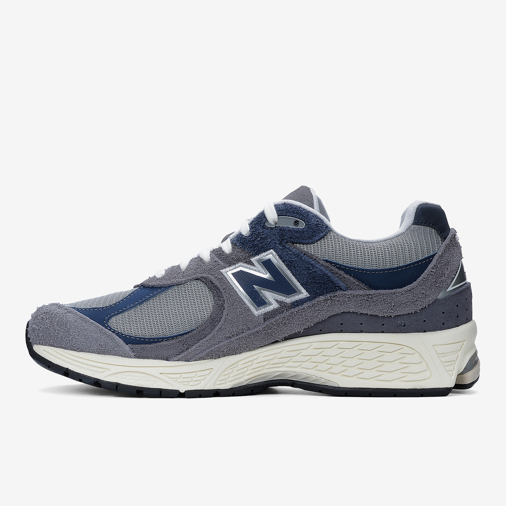 New Balance M 2002R Essentials Freizeitschuhe in BLAU