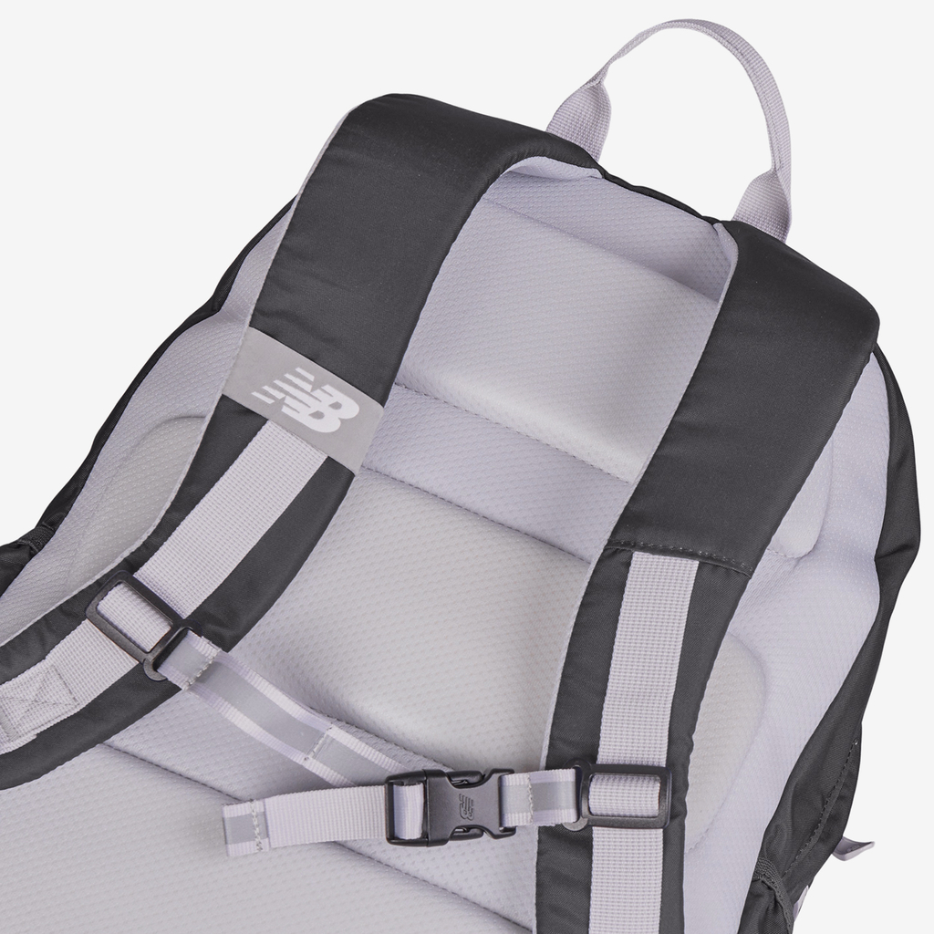 New Balance Heritage Adult Backpack in SCHWARZ