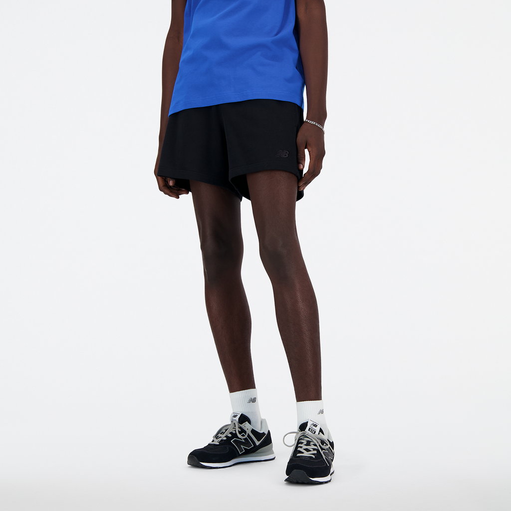 New Balance NB Athletics French Terry Short 5 Inch in SCHWARZ