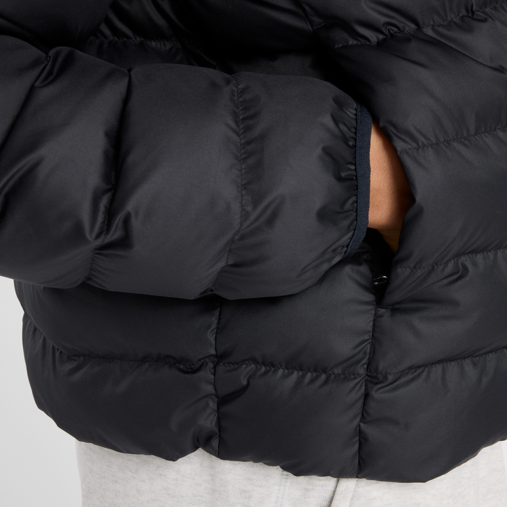 New Balance W Puffer Jacket in SCHWARZ