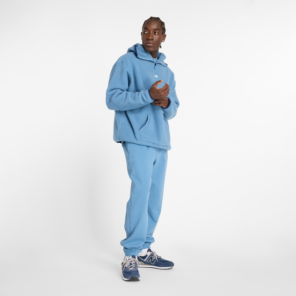 New Balance Hoops Sherpa Top in BLAU