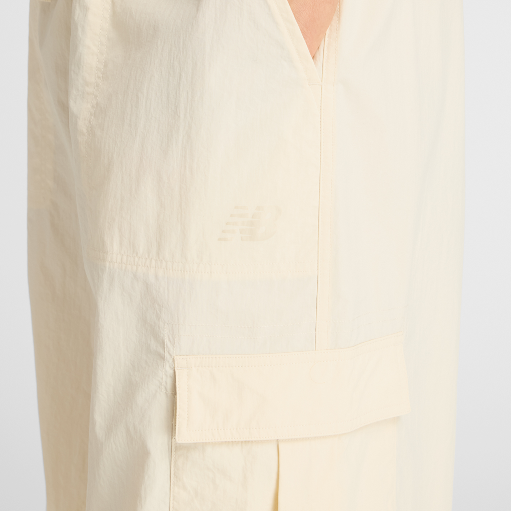 New Balance W Woven Cargo Pant in BEIGE
