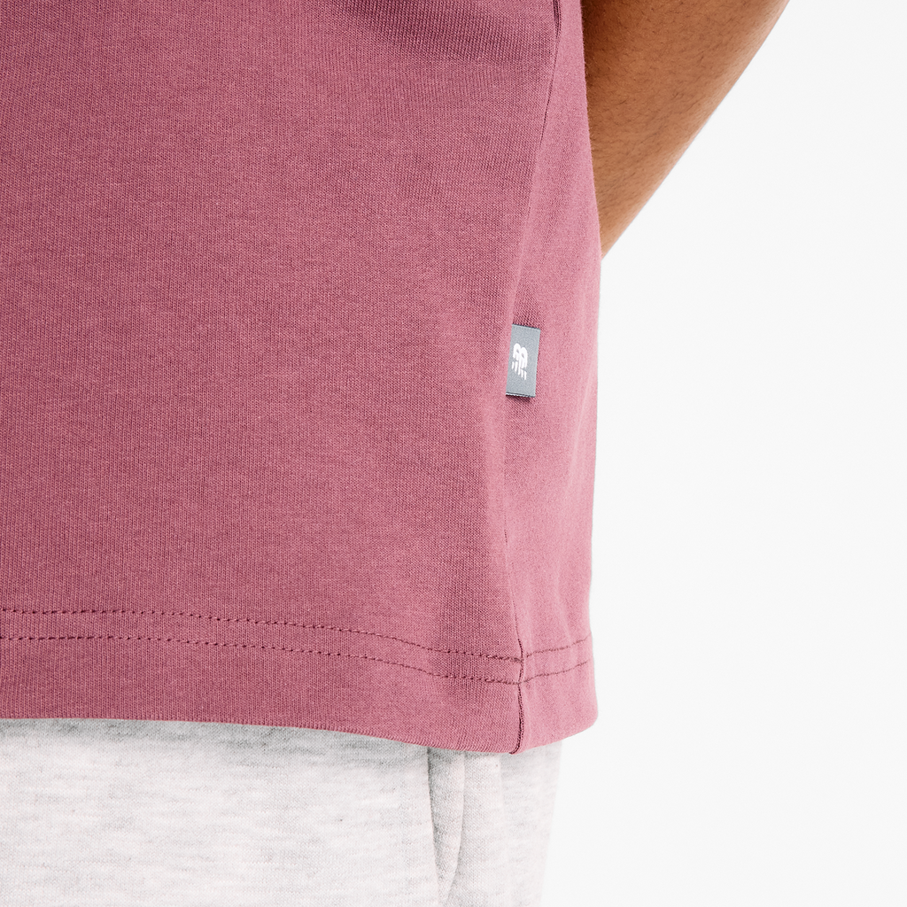 New Balance Athletics Multi Color Logo T-Shirt in VIOLETT