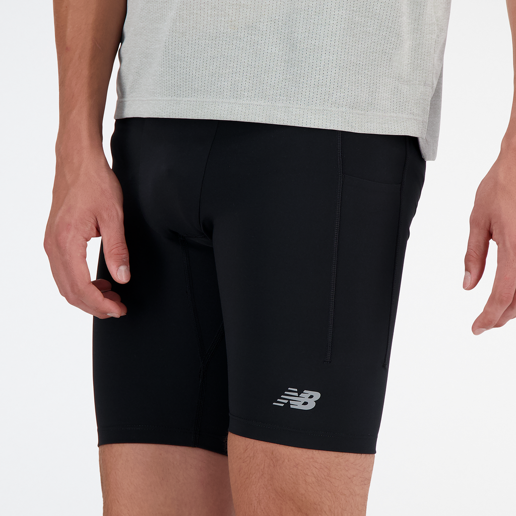 New Balance NB Athletics Sleek Run Half Tight 9 Inch in SCHWARZ