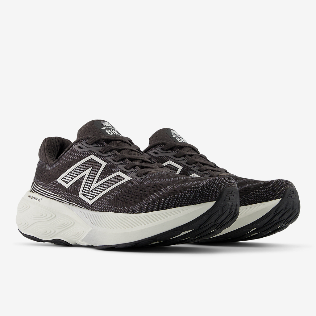 New Balance W 880 v15 Laufschuhe in SCHWARZ