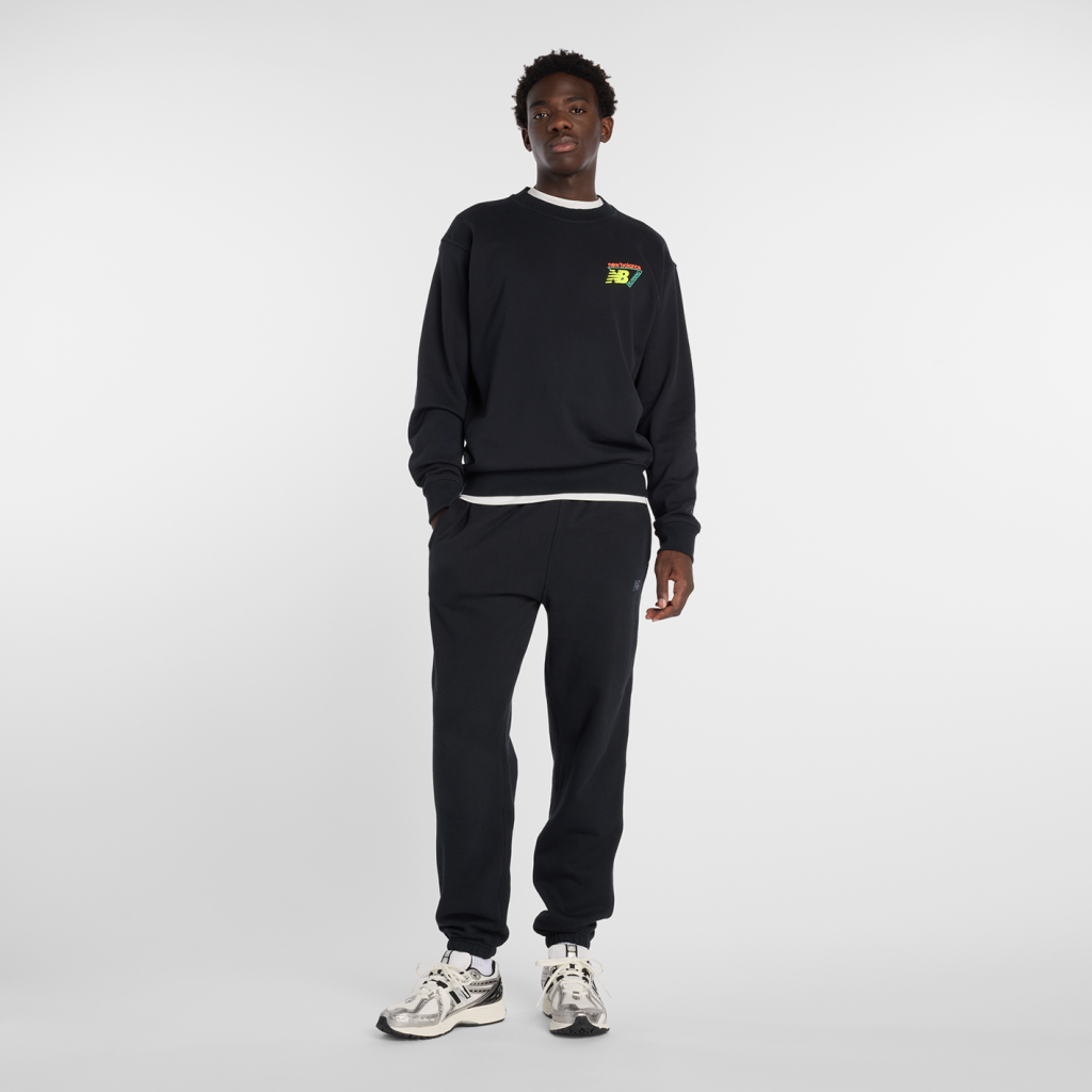 New Balance Classic Tri-Logo French Terry Crew in SCHWARZ