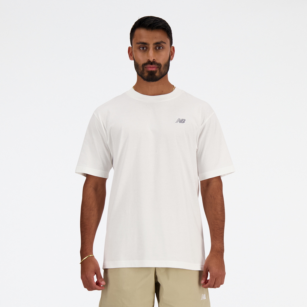New Balance Sport Essentials Small Logo T-Shirt in WEISS