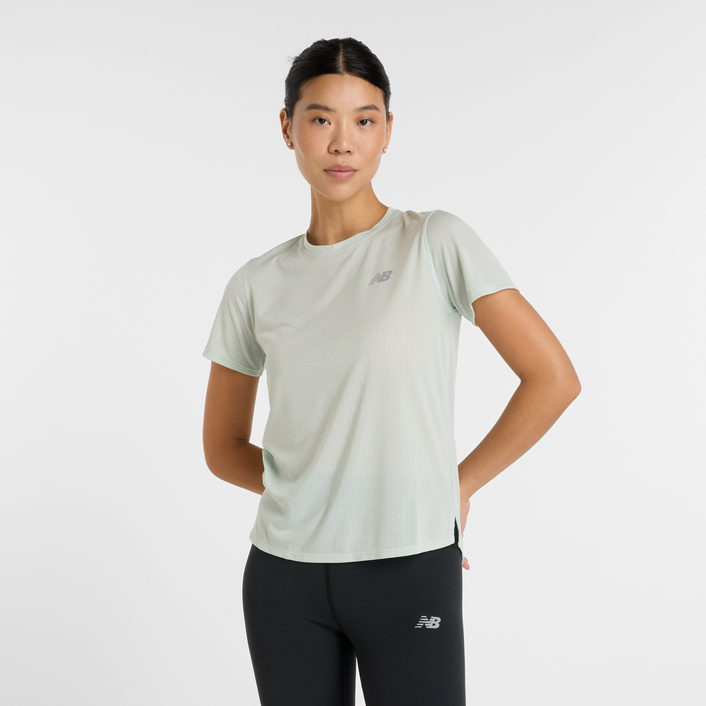 New Balance W NB Athletics Short Sleeve in GRÜN