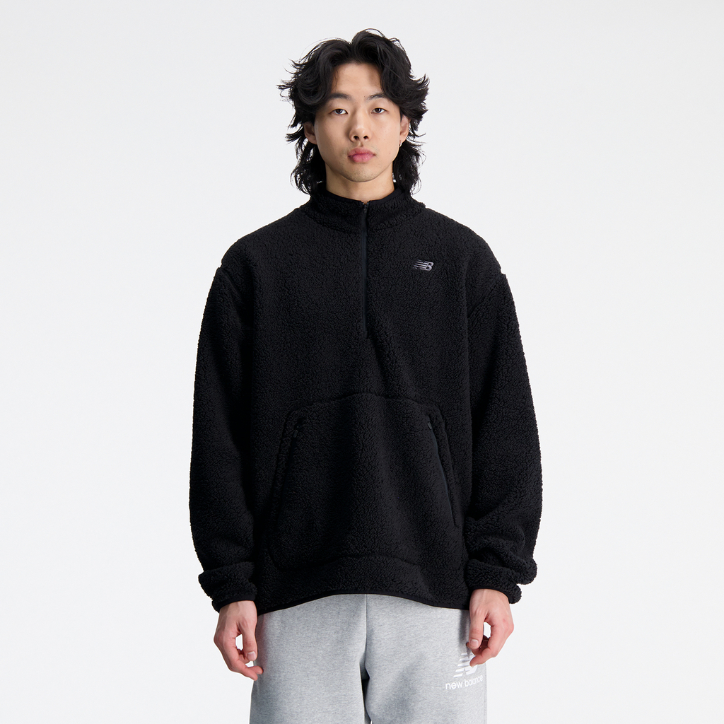 New Balance R.W. Tech Sherpa Pullover in SCHWARZ
