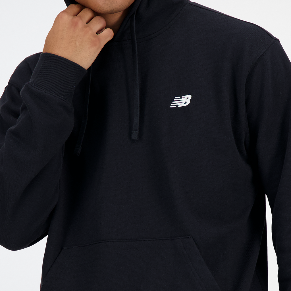 New Balance Sport Essentials Small Logo French Terry Hoodie in SCHWARZ