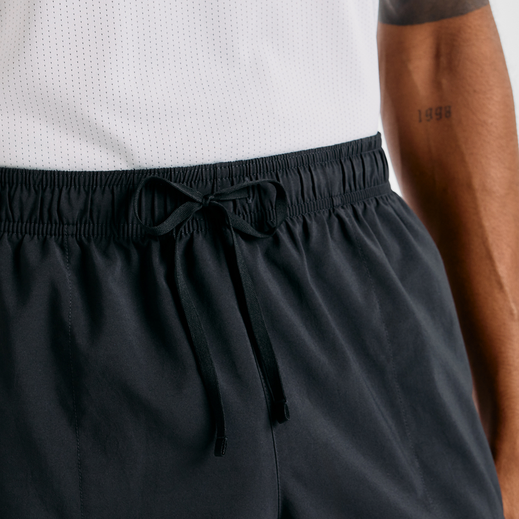 New Balance Sport Short 5" in SCHWARZ