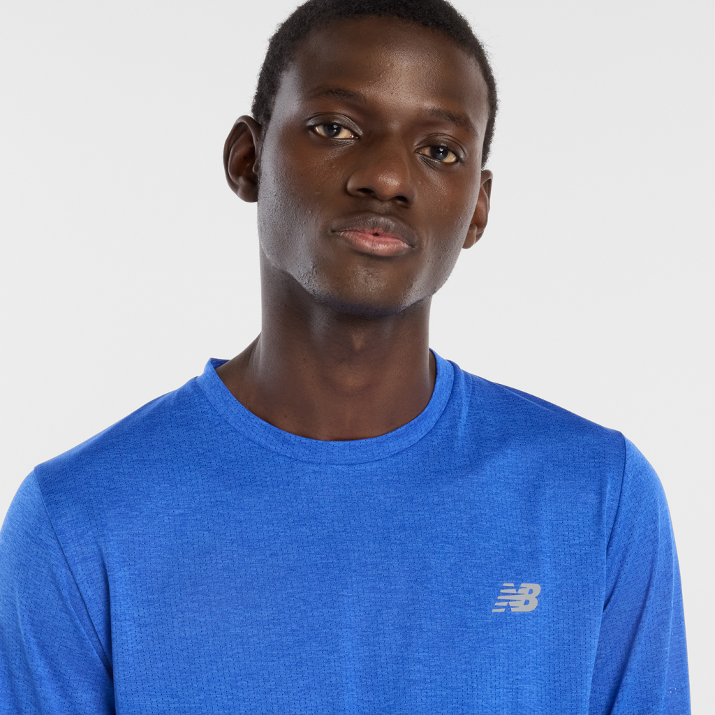 New Balance NB Athletics Run Long Sleeve T-Shirt in BLAU
