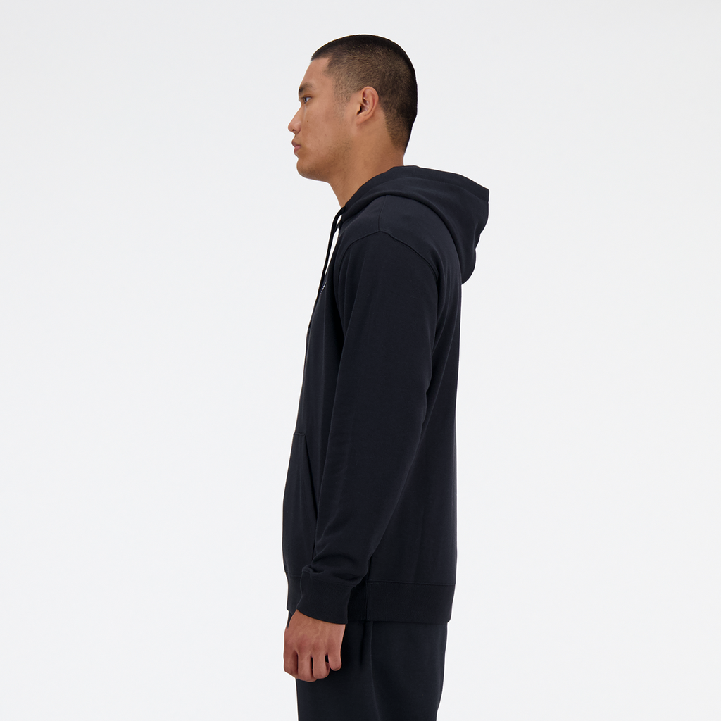 New Balance Sport Essentials Small Logo French Terry Hoodie in SCHWARZ