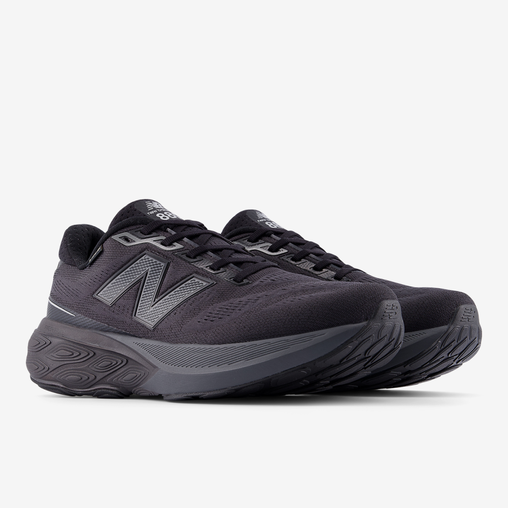 New Balance M 880 GTX v15 Laufschuhe in SCHWARZ
