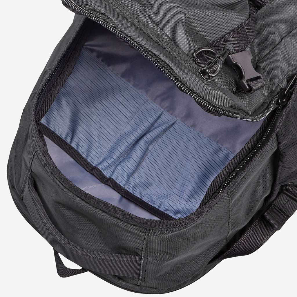 New Balance Athletics Advance Backpack in SCHWARZ
