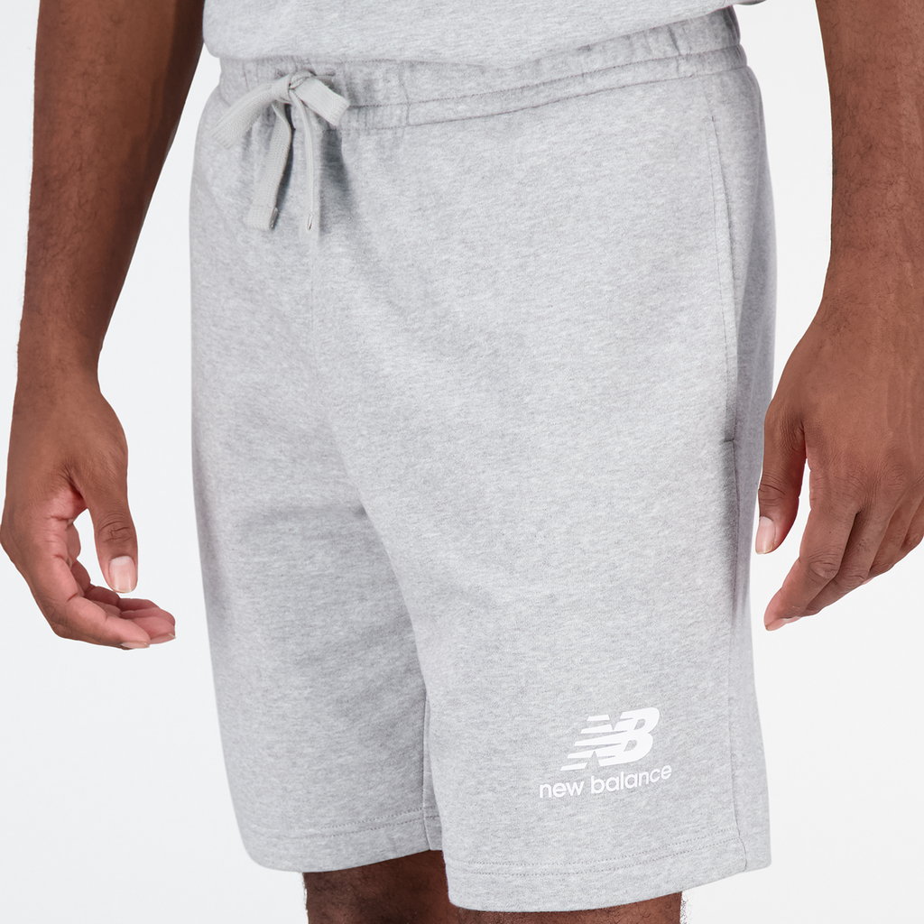 New Balance Essentials Stacked Logo Short in GRAU