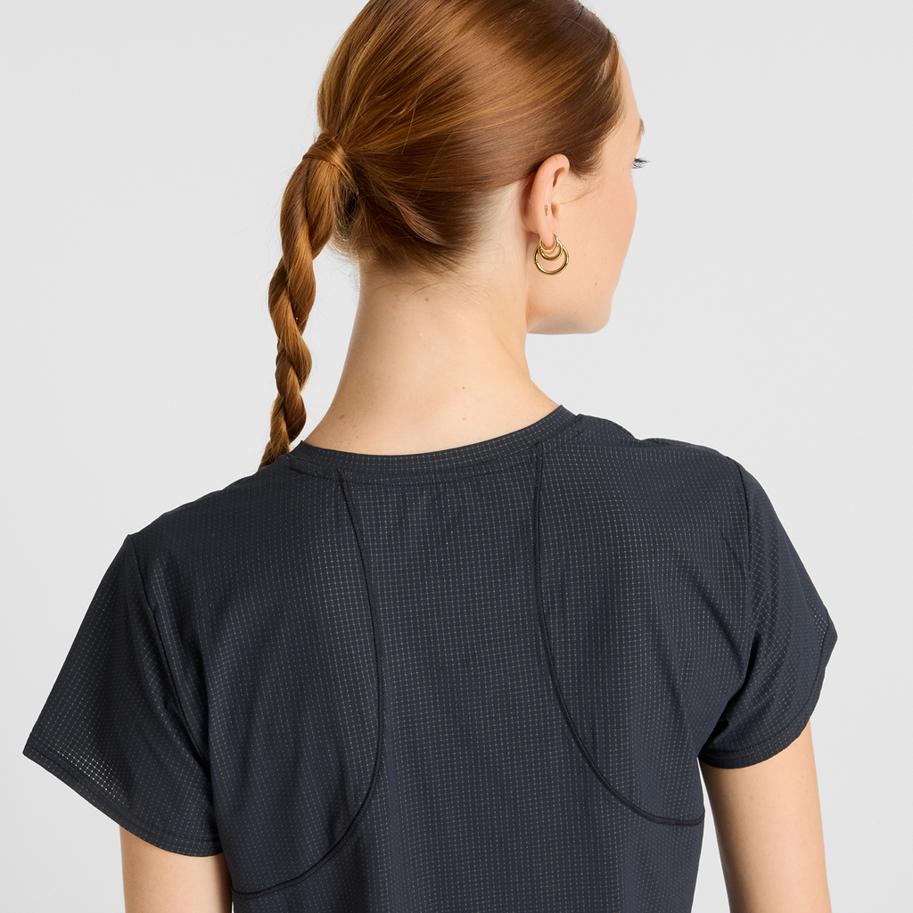 New Balance W Race Day Ultra Light T-Shirt in SCHWARZ