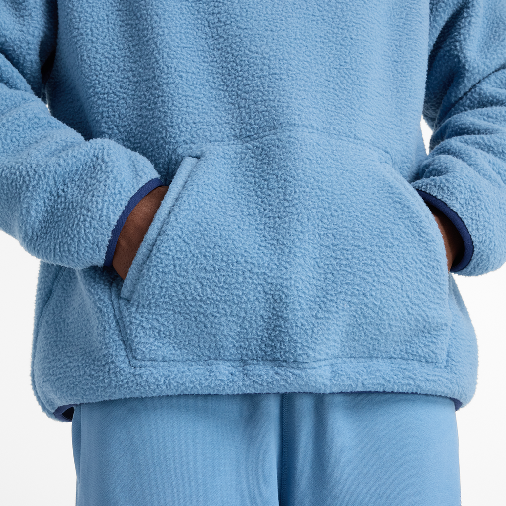 New Balance Hoops Sherpa Top in BLAU